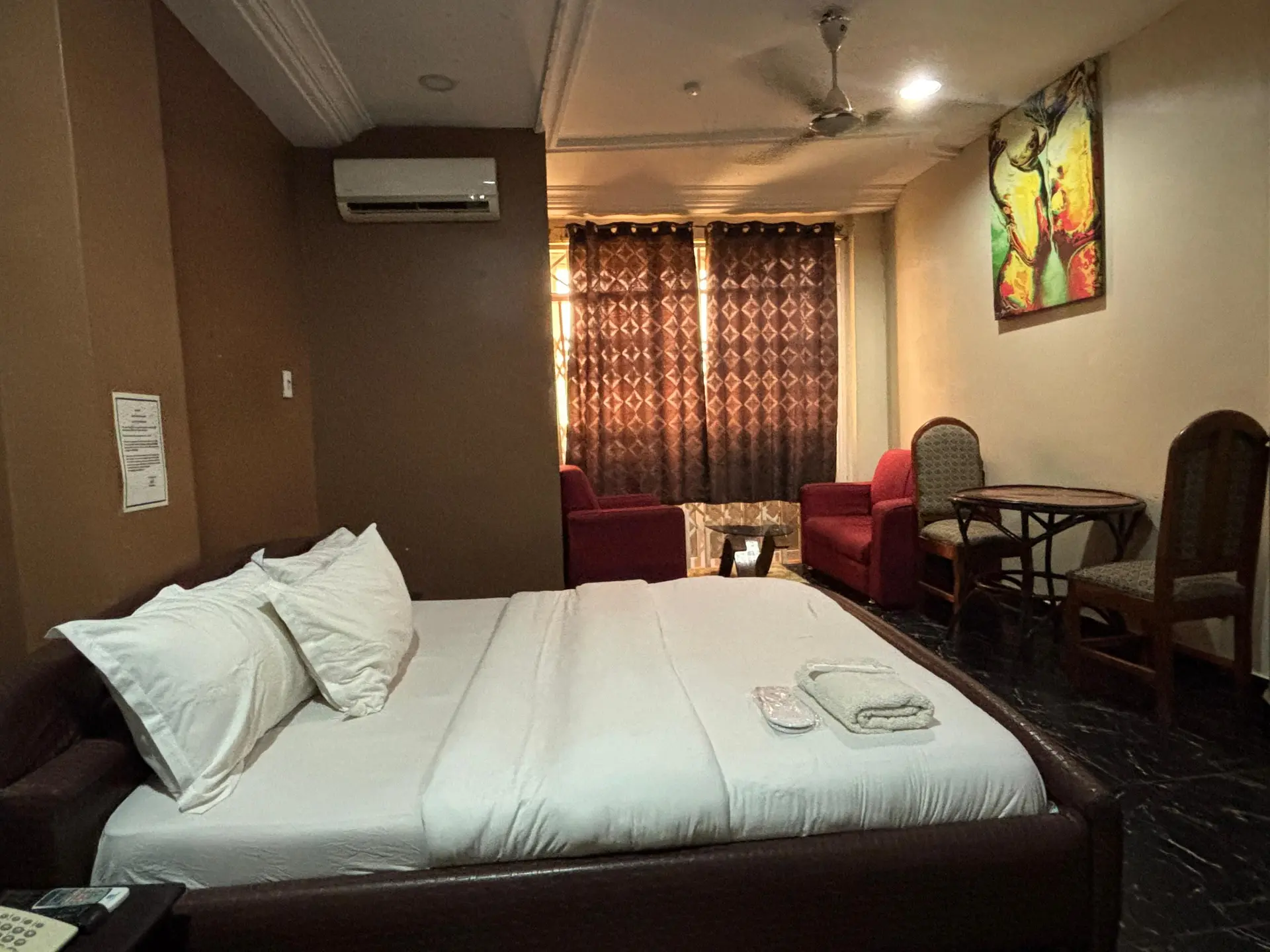 Executive room with seating area at the Satellite branch