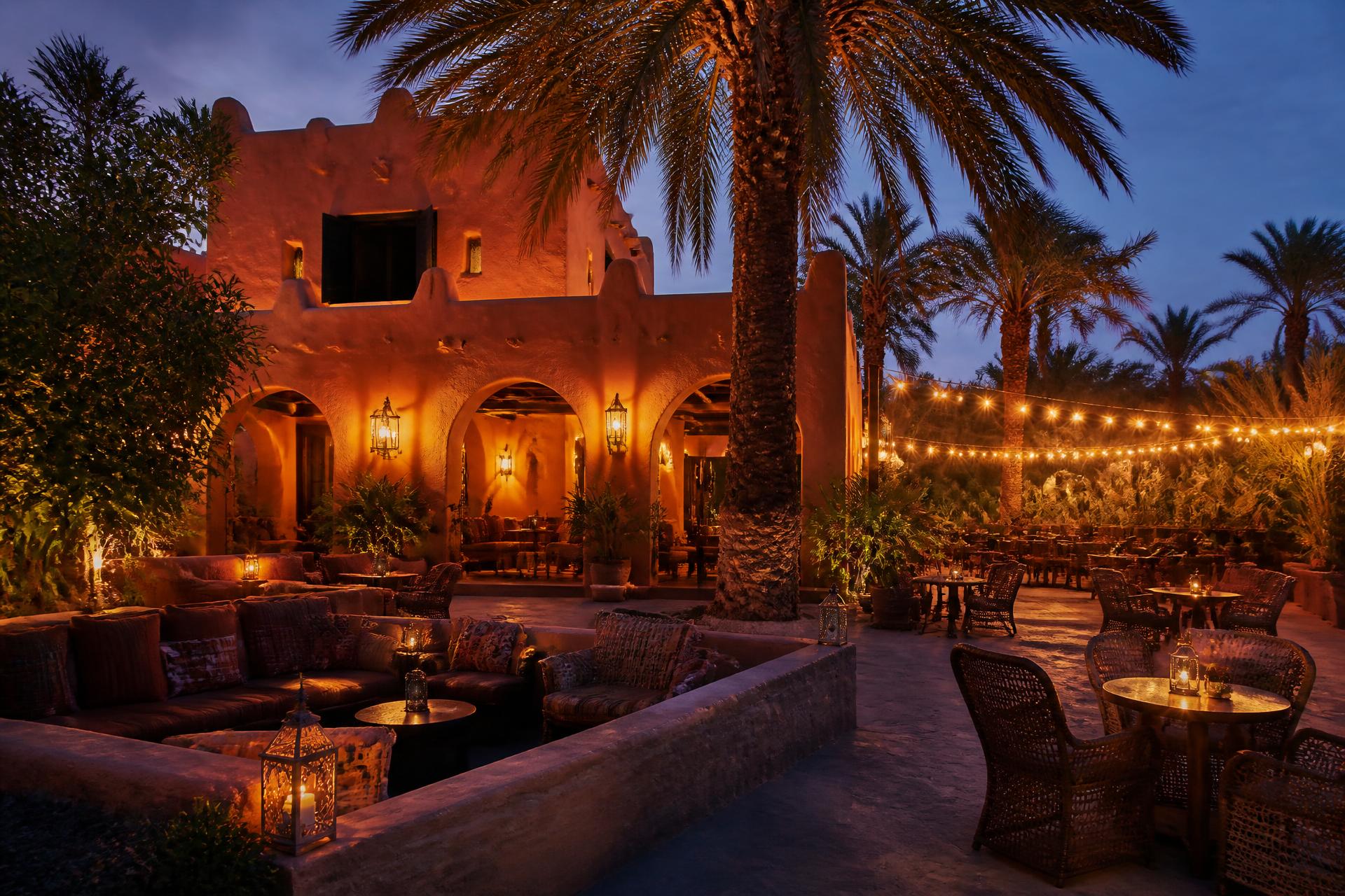 Nabes Guest House & Pub